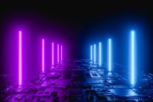 Futuristische Leiterplatten-Landschaft mit vertikalen pinken und blauen Neon-Lichtsäulen auf dunklem Hintergrund.