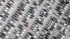 Luftaufnahme eines großen Parkplatzes in der Nähe von laserdance.at im Prater Wien